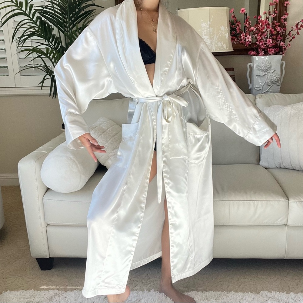 Victoria’s Secret Gold Label White Satin Dressing Gown
